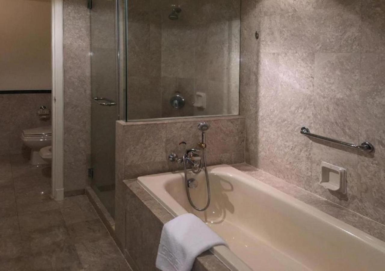 100100 Suites At Times Square Malaysia Куала Лумпур Екстериор снимка