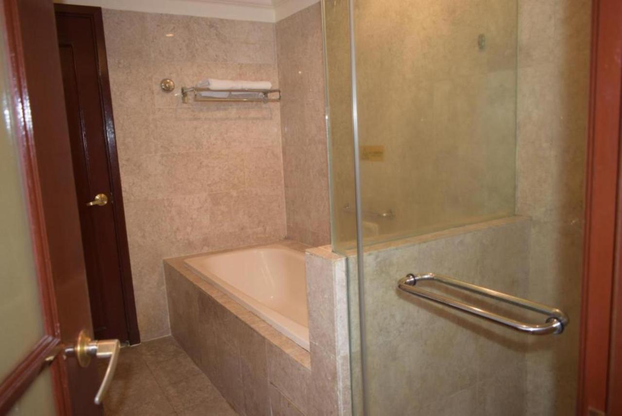 100100 Suites At Times Square Malaysia Куала Лумпур Екстериор снимка